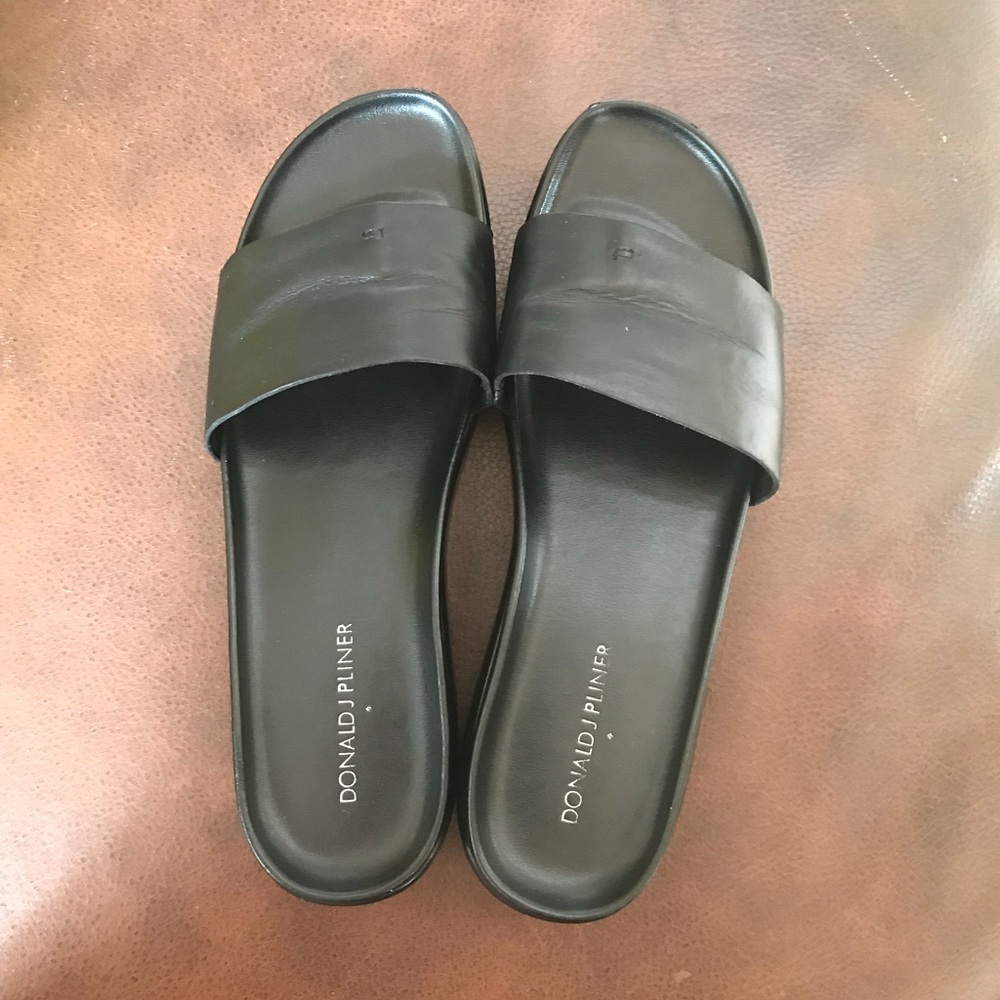 Donald Pliner Black Sandals